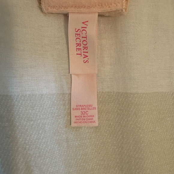 Victoria’s Secret Strapless Bra - Picture 4 of 4